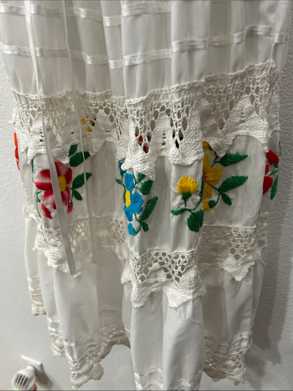 VTG. 1960s White Tiered Dress with Colorful Floral Embroidery - Picture 9 of 15